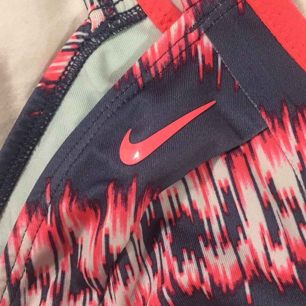 nike swimsuit top(xs) - Picture 2 of 3